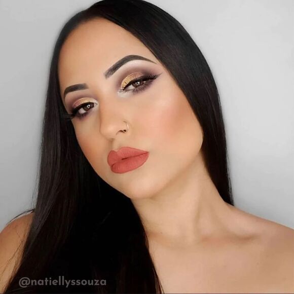 Hola Neon Velvet Liquid Lipstick - Picture 4 of 6